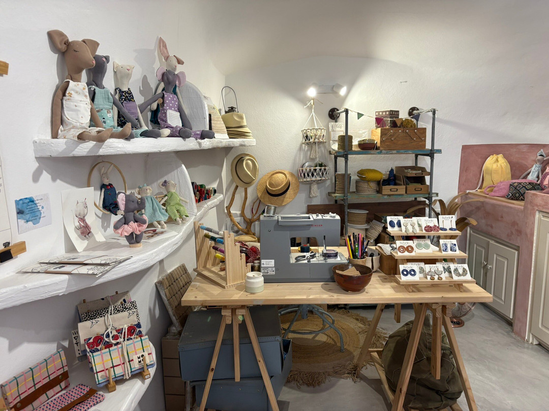 Amoni Jewelry Workshop-Emporio必去景点