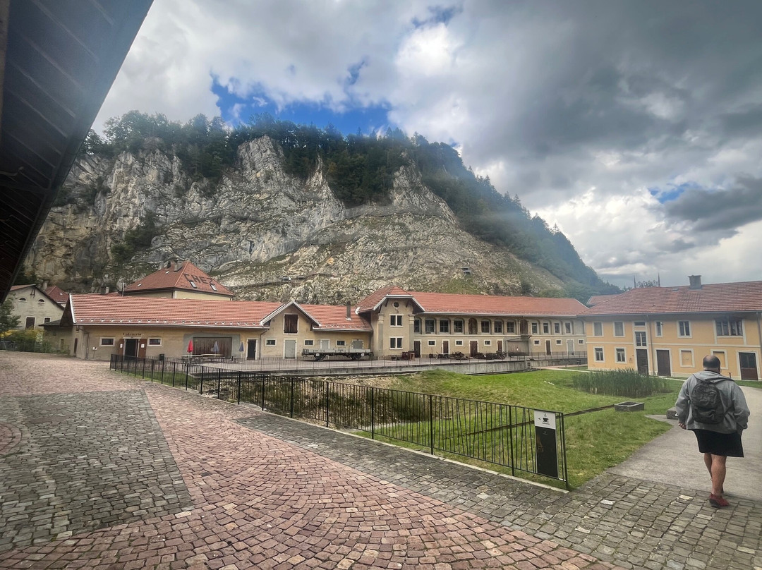 Moulins Souterrains du Col-des-Roches-勒洛克必去景点