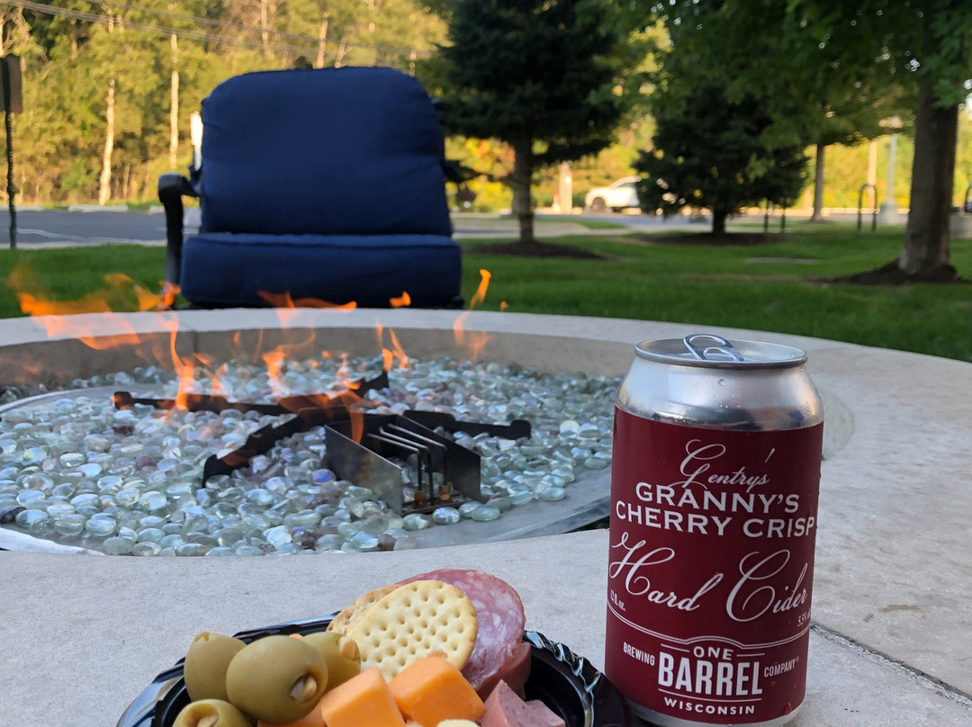 Holiday Inn Express & Suites Madison Central By IHG主图