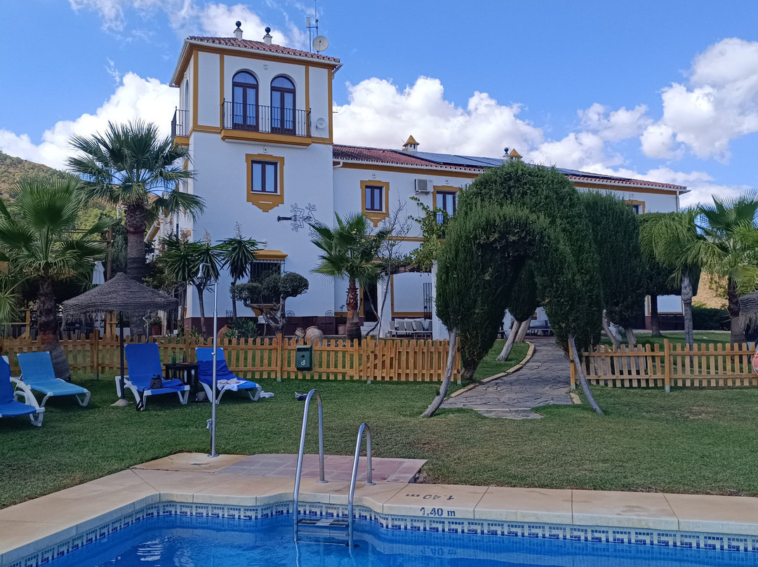 瑟罗德伊哈尔酒店主图