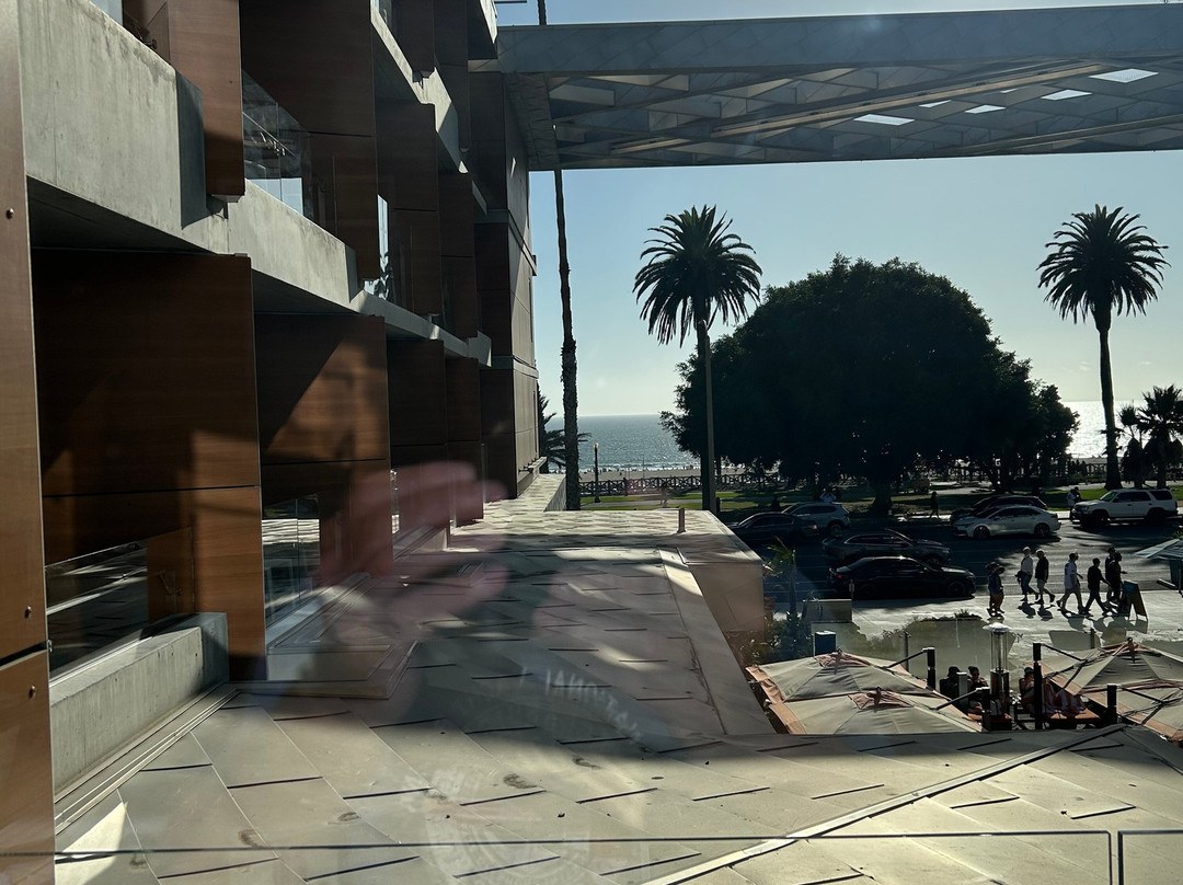 圣塔莫尼卡海滨酒店主图