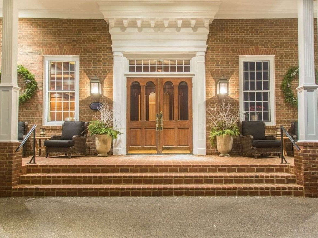 Nashotah酒店住宿-The Delafield Hotel