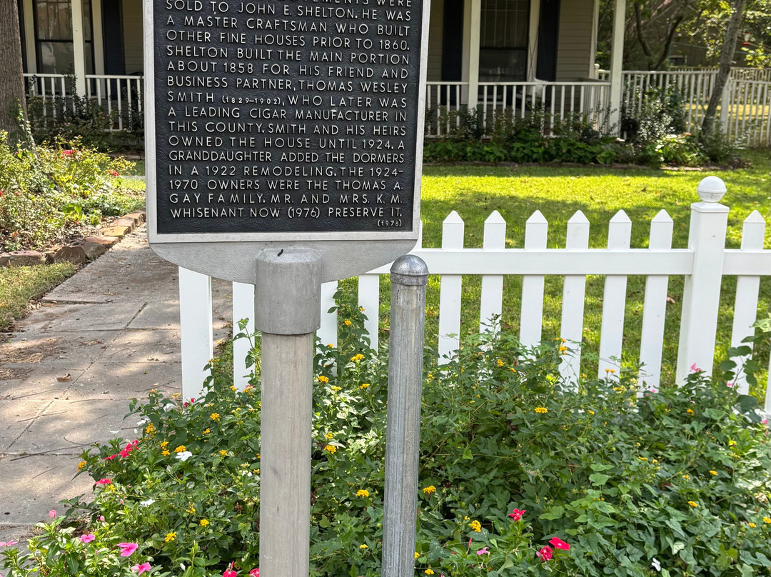 The Caroline House主图