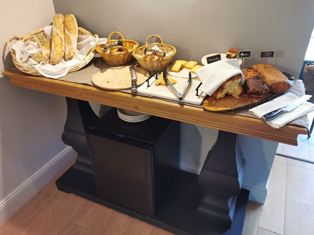 查特利尔酒店主图