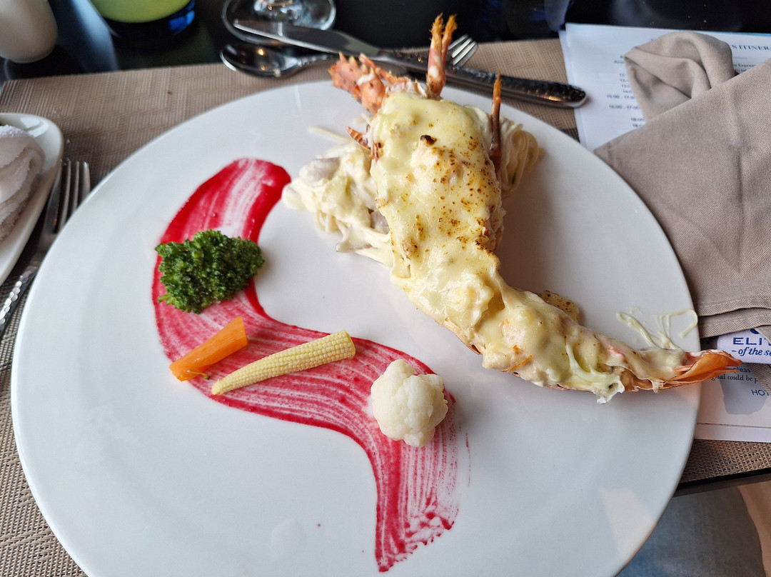 Elite of the Seas-下龙湾必去景点