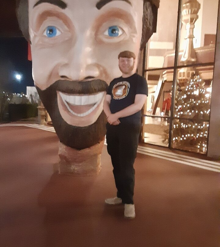 Yakov Smirnoff Show-布兰森必去景点
