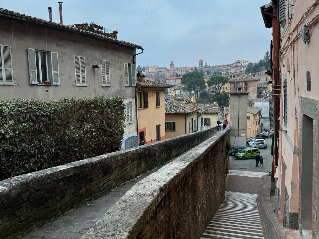 Acquedotto Medievale-佩鲁贾必去景点