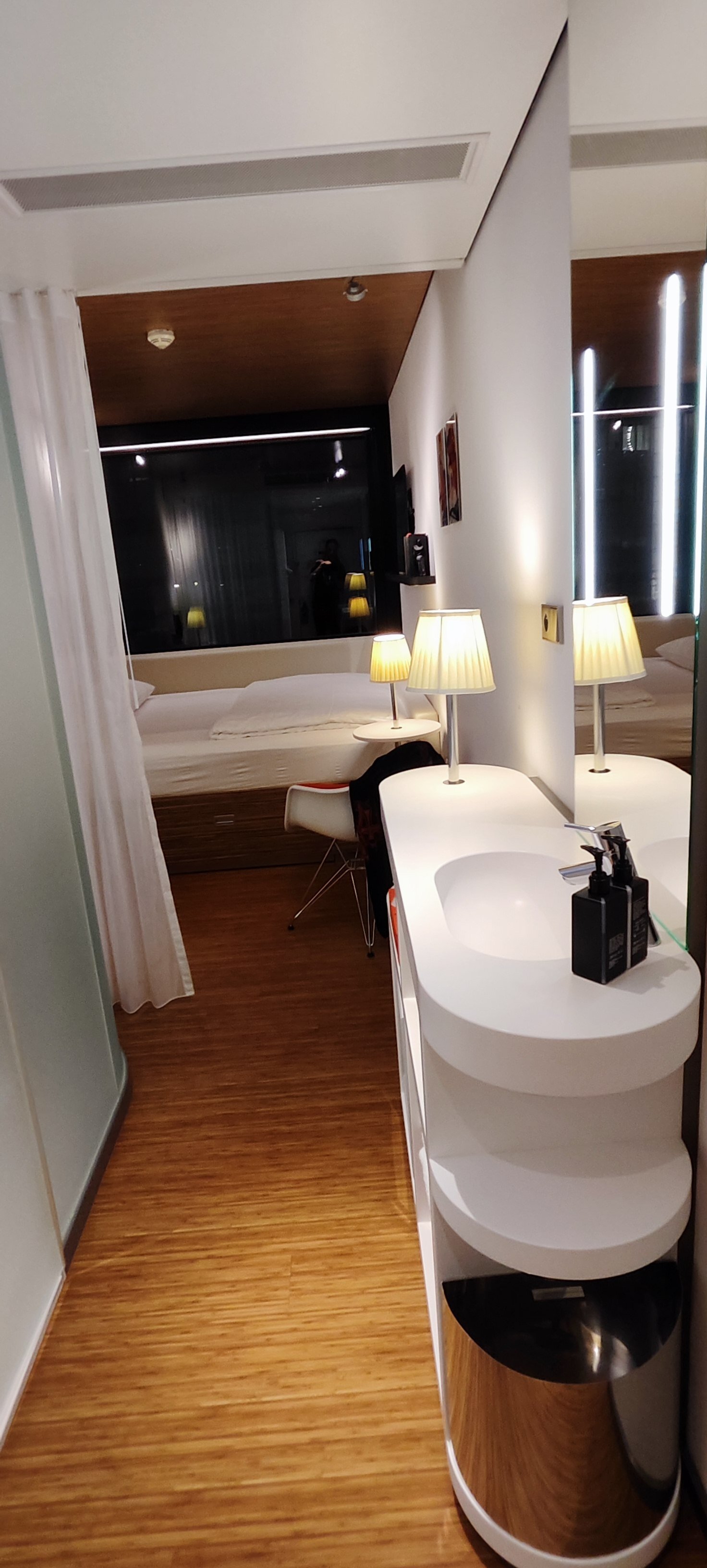 巴黎戴高樂機場世民飯店-客卧