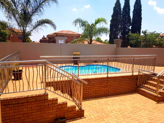 欧陆普利姆酒店主图