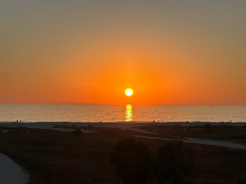 Surf Beach Treasure Island Resort = 冲浪海滩珍宝岛度假村主图
