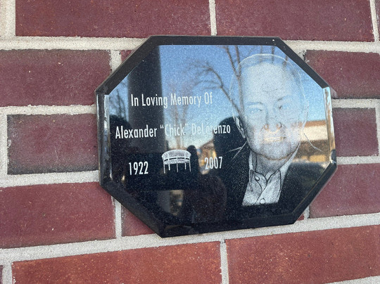 DeLorenzo's Tomato Pies