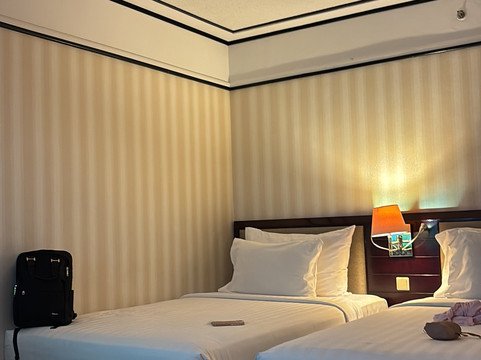 雷德托普酒店主图