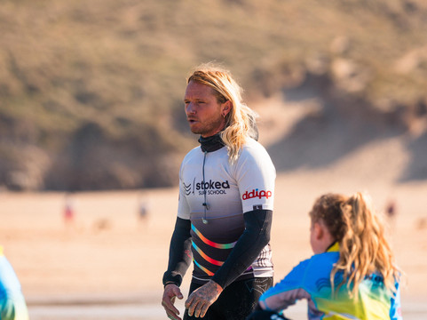 Stoked Surf School-佩伦波思必去景点