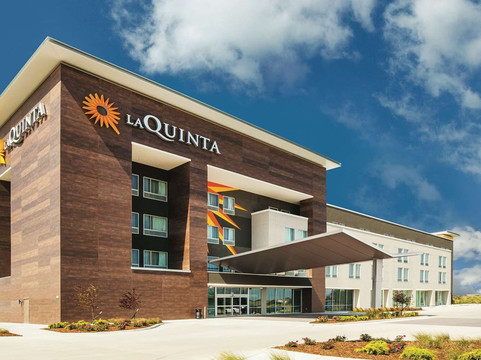 威奇托东北拉昆塔温德姆套房酒店