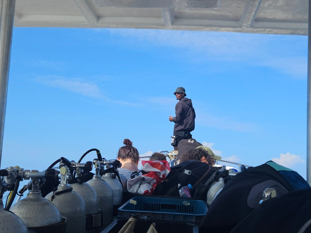 Olin Dive Center-Waisai必去景点