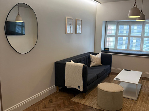 藏身处公寓酒店主图