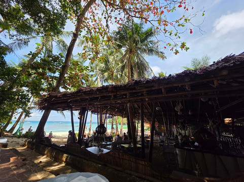 Dinibeach Bar & Restaurant