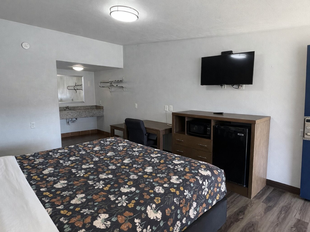 Rattan酒店住宿-American Inn & Suites