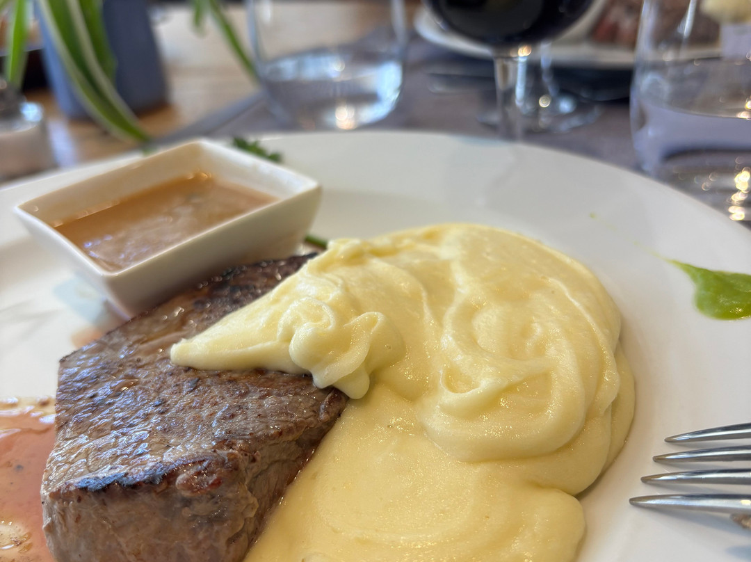 里莱斯劳布雷克酒店主图