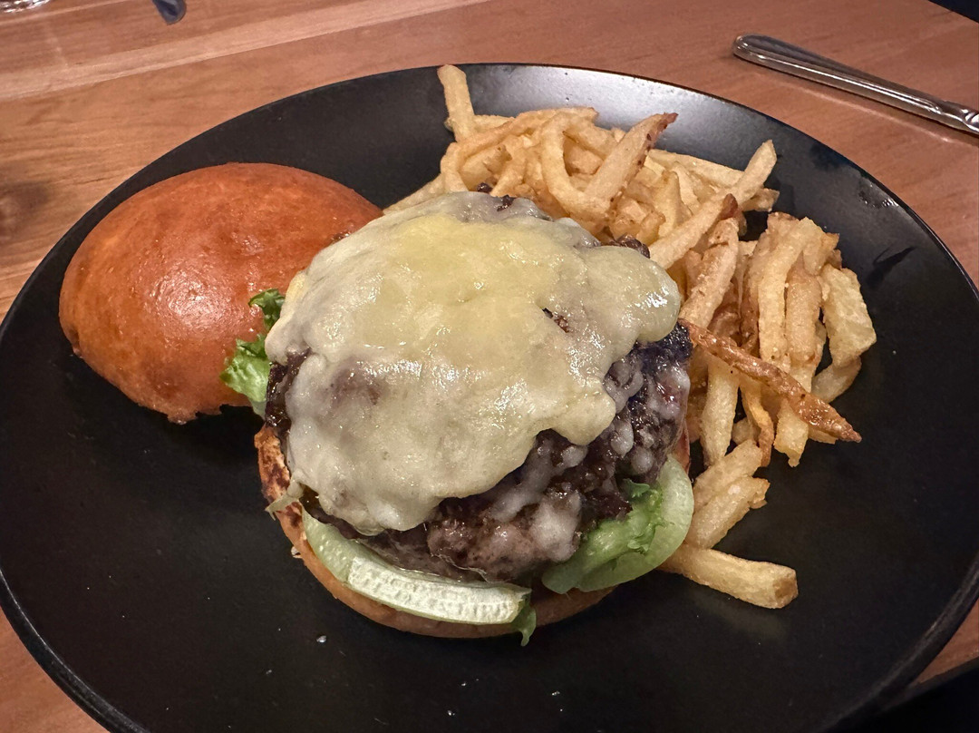 Otto's Food And Drink