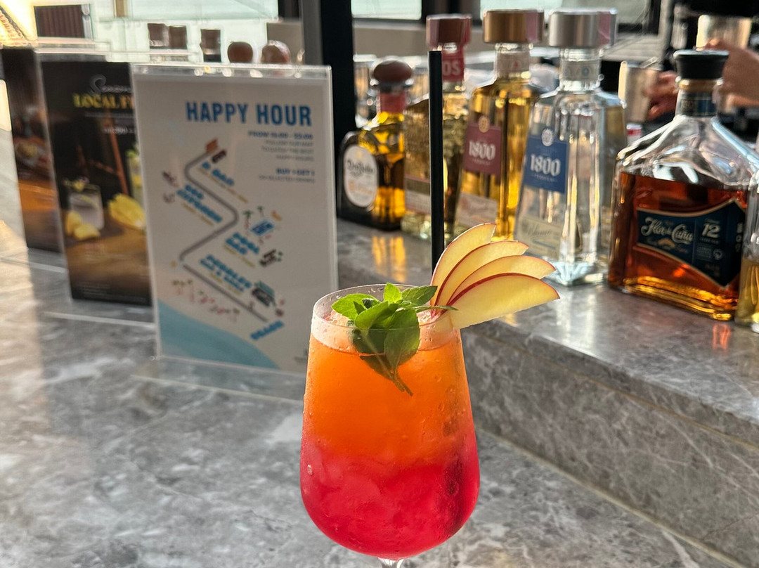 芭堤雅万丽水疗度假酒店主图