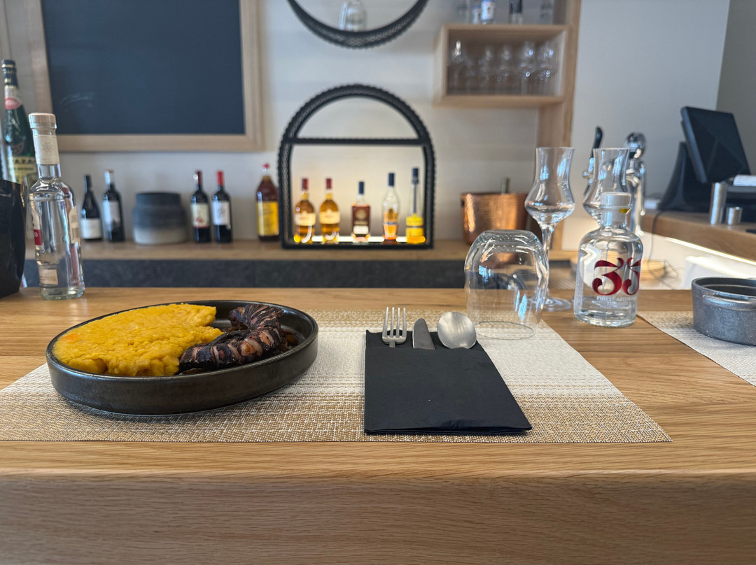 Pareya Wine & Tapas Bar Restaurant