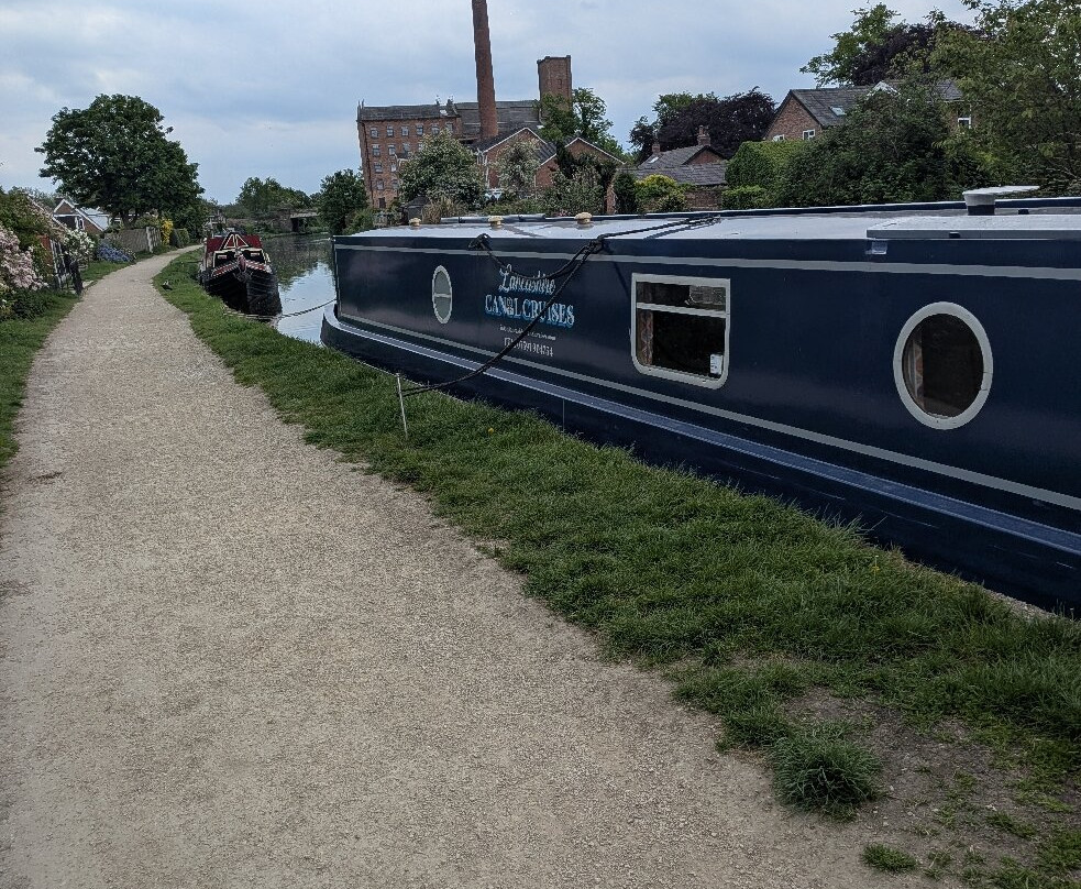 Lancashire Canal Cruises-Burscough必去景点