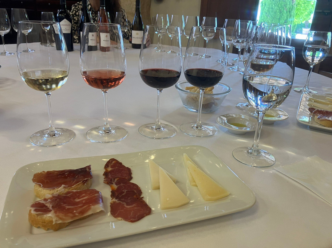 Bodegas Luis Pérez-赫雷斯德拉弗隆特拉必去景点