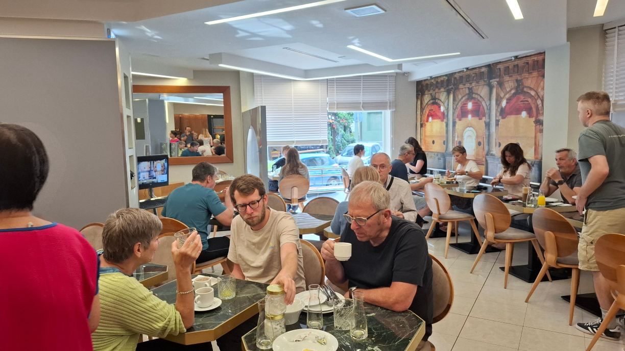 卡斯特罗酒店-旅行者