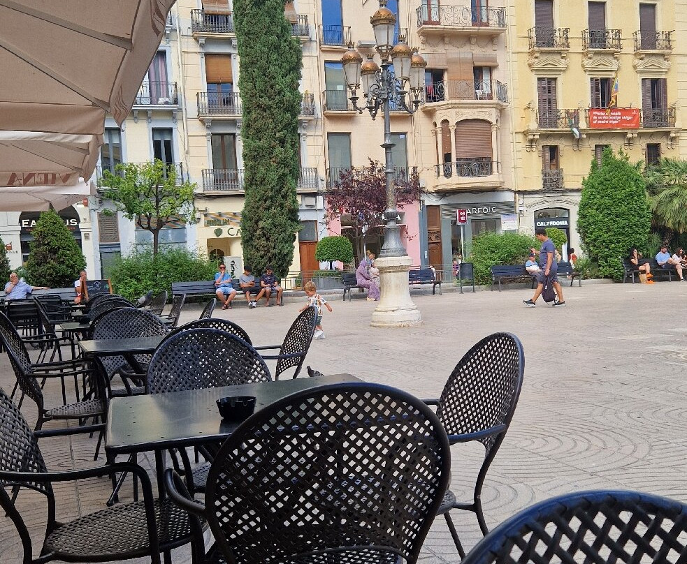 Plaza del Mercadal-雷乌斯必去景点