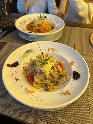 Moonlight Café & Restaurant
