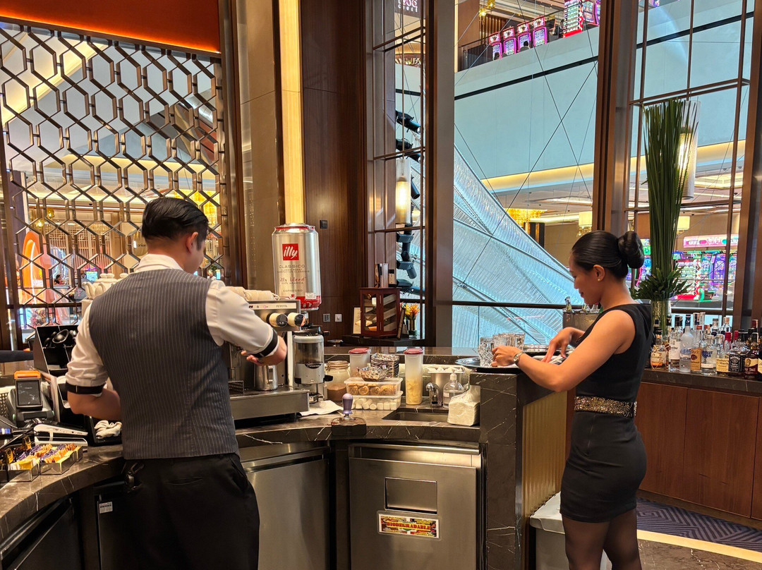 Dragon Bar | Solaire Resort North