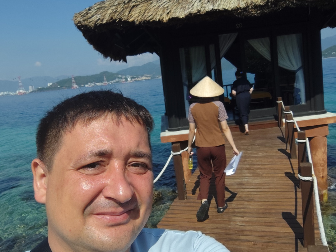 芽庄温佩奢华酒店主图