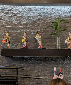 TANOSHII餐厅图片