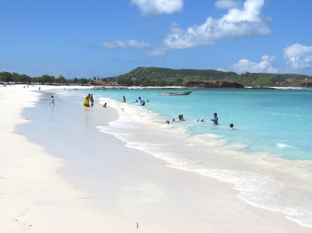 Tanjung Aan Beach-龙目岛必去景点