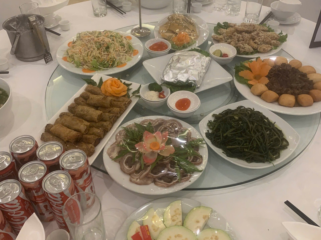 孟青酒店主图
