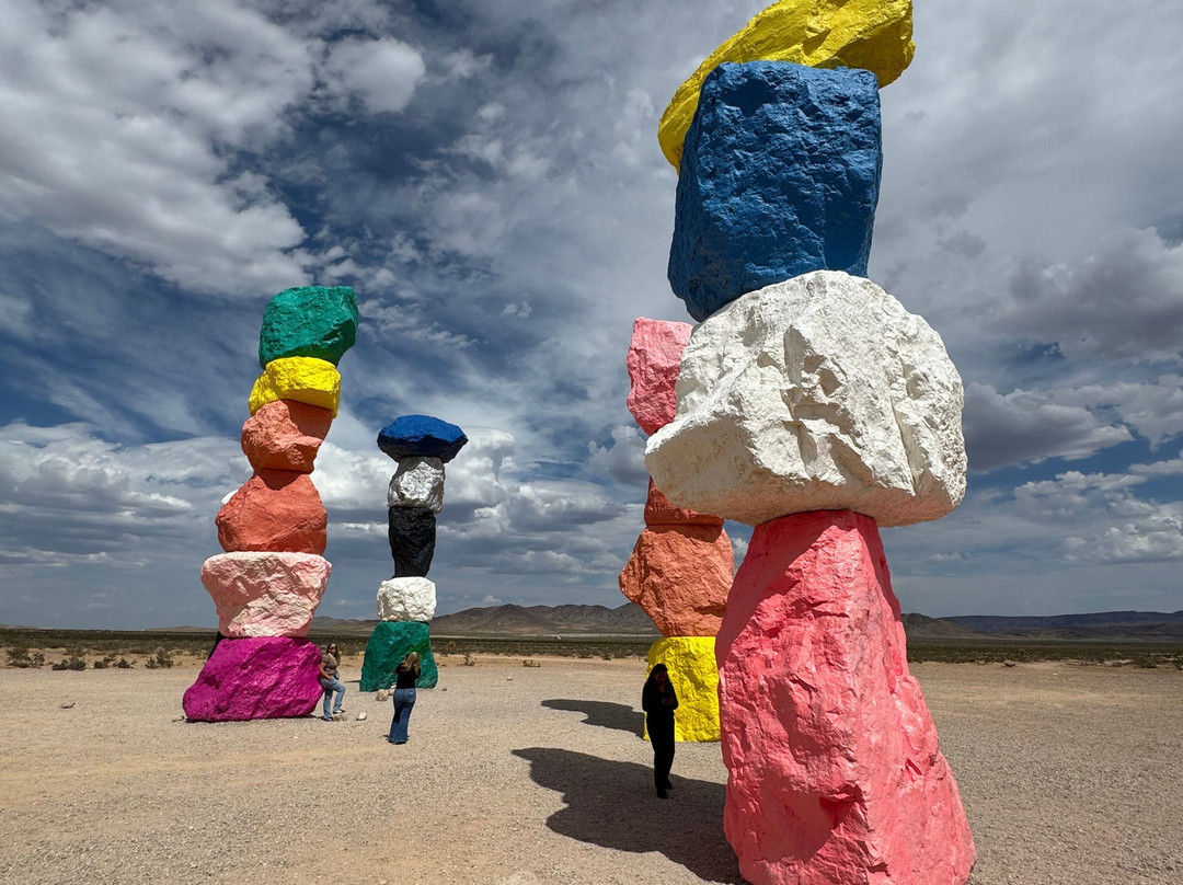 Seven Magic Mountains-Jean必去景点