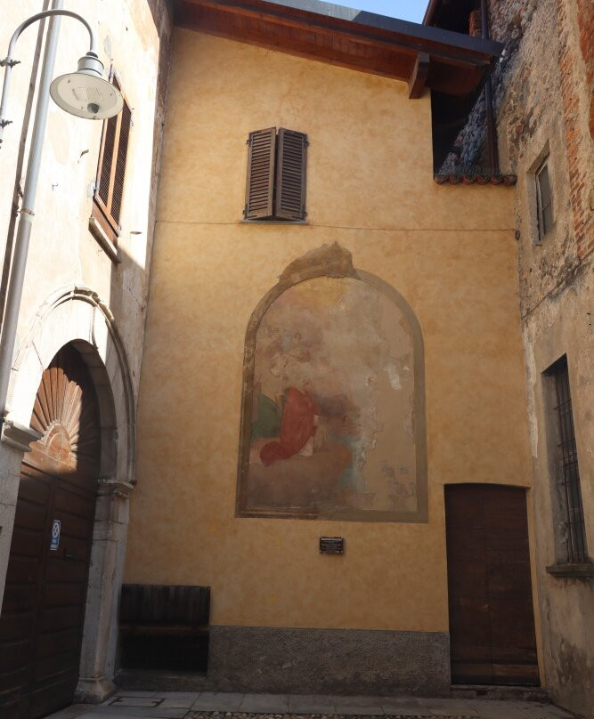 Piazzetta del Padreterno-Castiglione Olona必去景点
