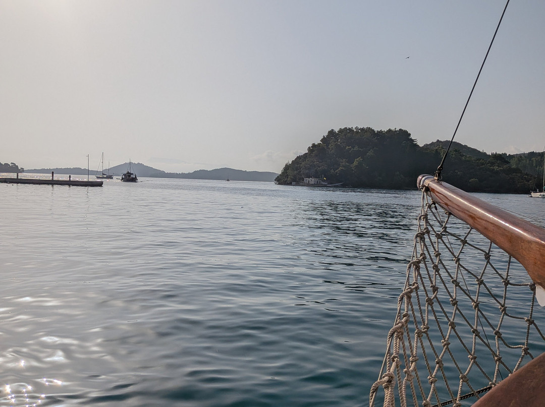 Papanikolis Cruise Boat-Nidri必去景点