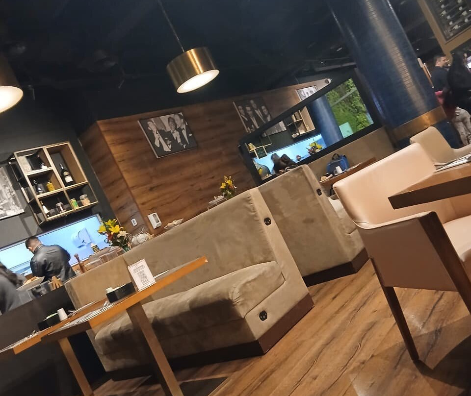 偶像酒店主图