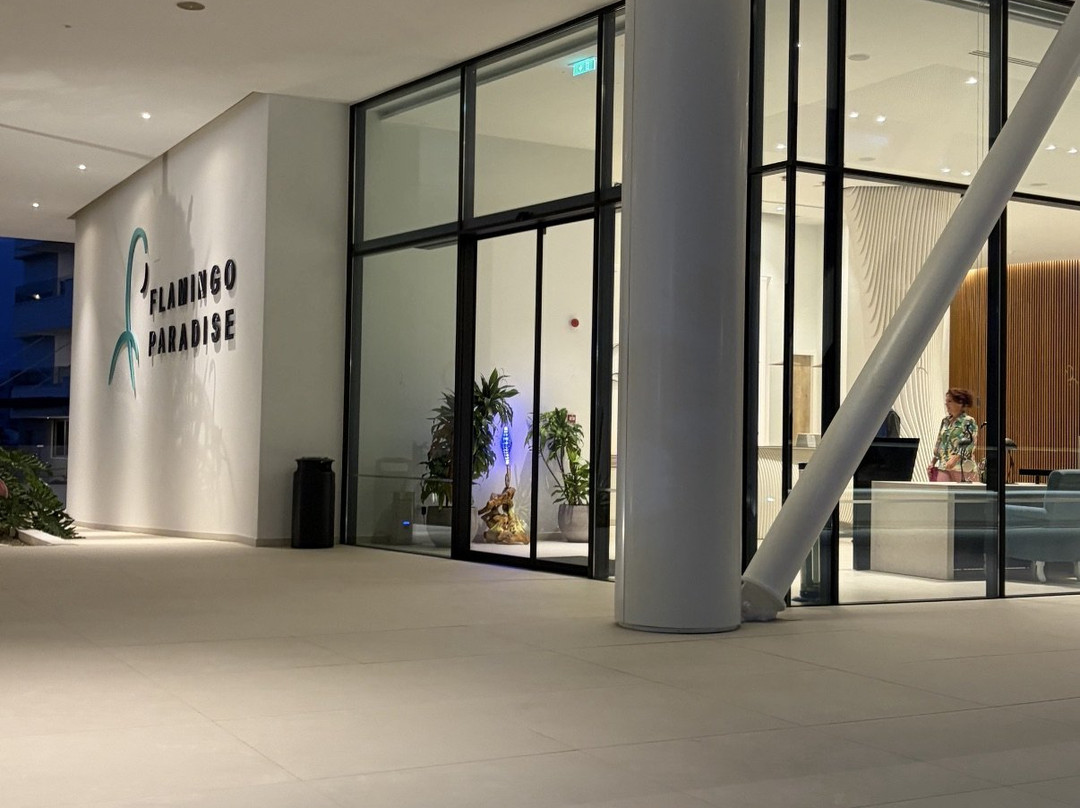 火烈鸟天堂海滩酒店（限成人）主图