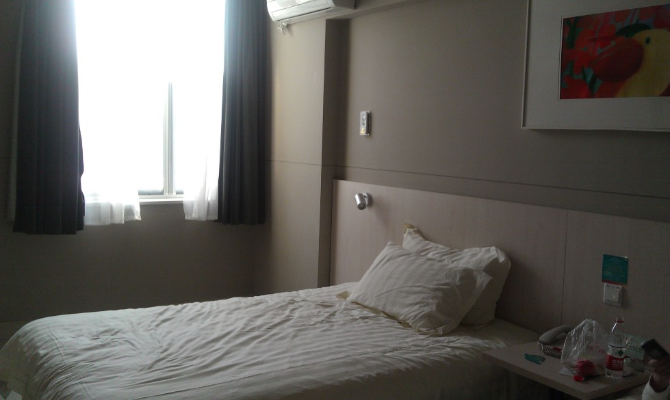 锦洪之星青少年宫银泰店-客卧