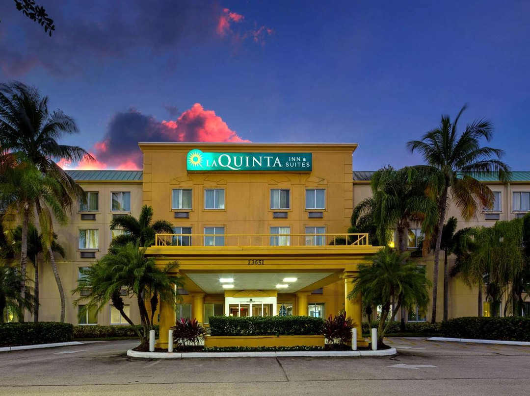 La Quinta Inn & Suites by Wyndham Sunrise Sawgrass Mills主图