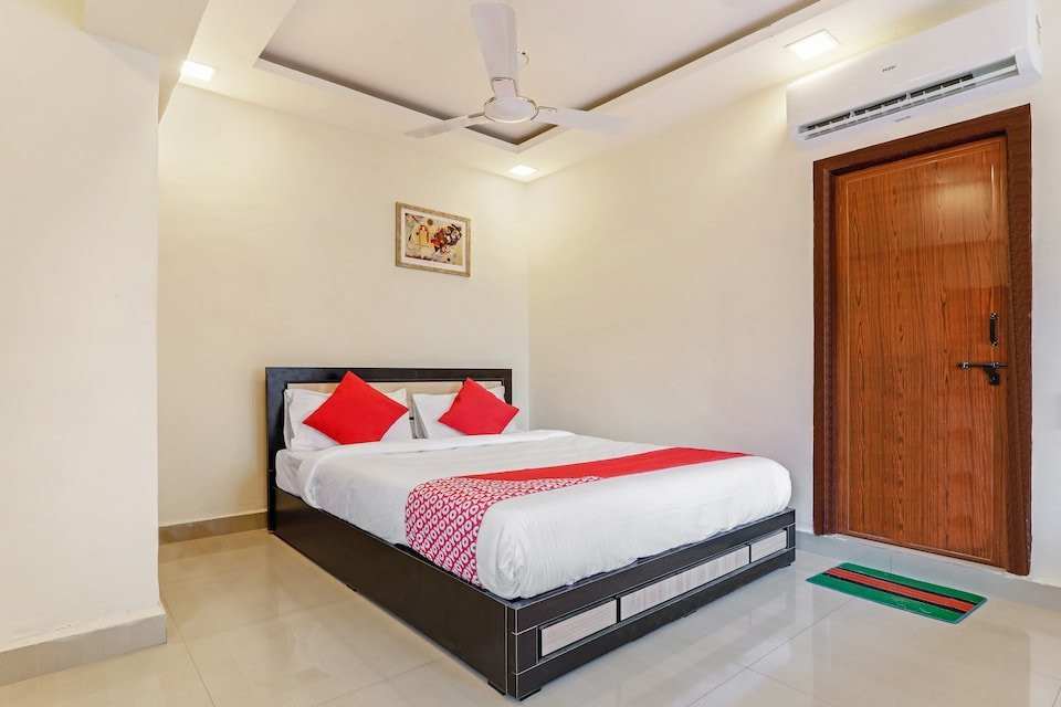 OYO Flagship 26872 Hotel Hindustan