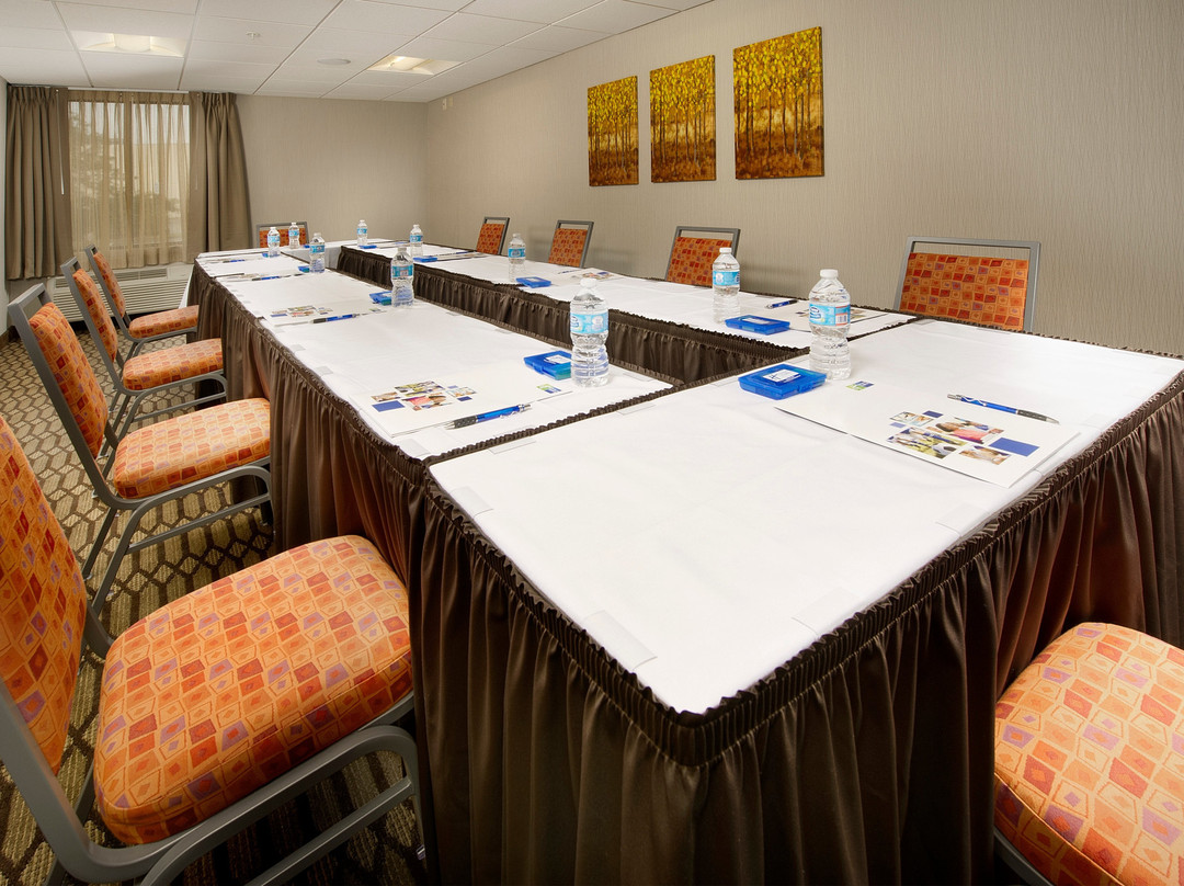 Holiday Inn Express Waldorf by IHG主图