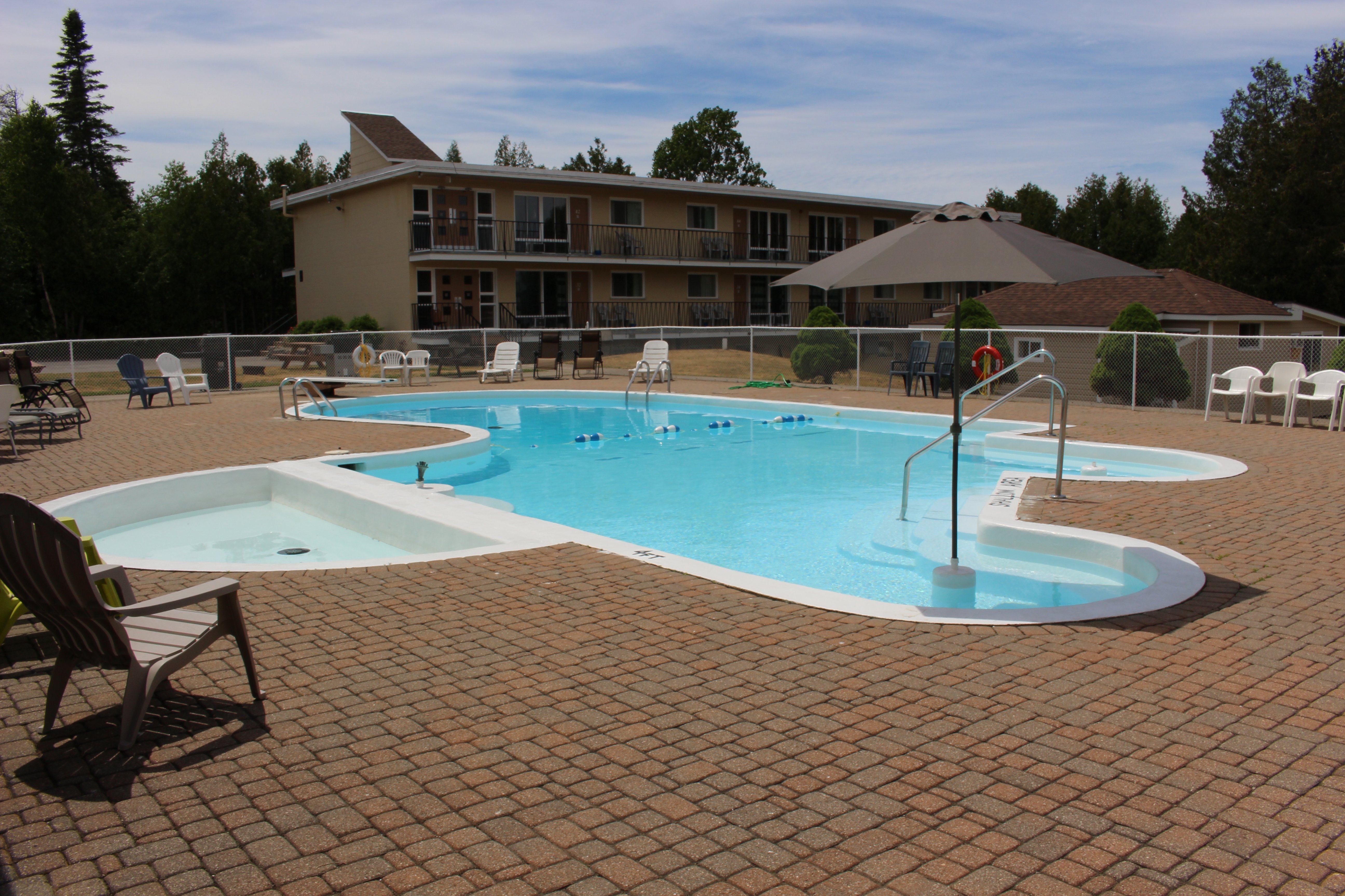 Sauble Beach Lodge-官方