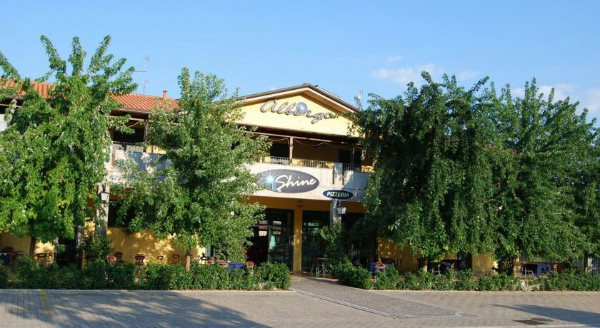 Province of Pesaro and Urbino酒店住宿-Albergo Shine