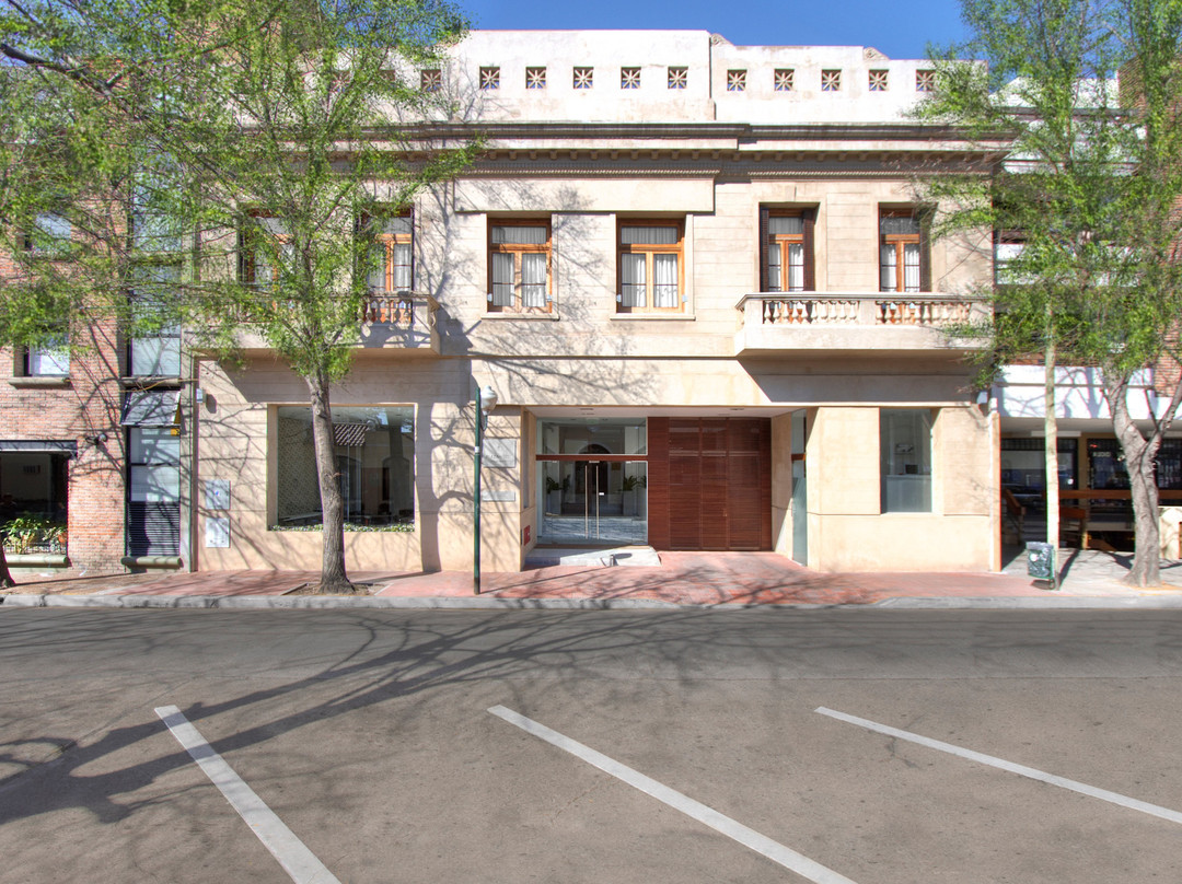 San Isidro Plaza Hotel主图