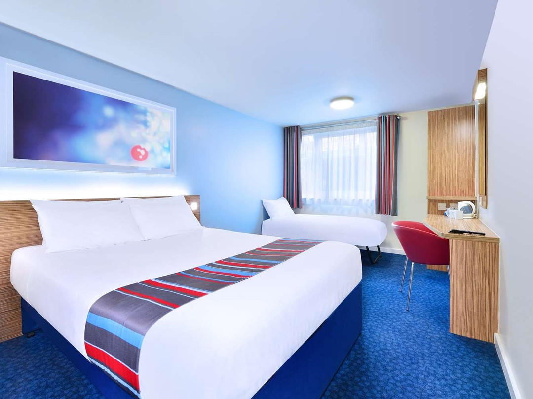 Travelodge Cardiff Central Queen Street
