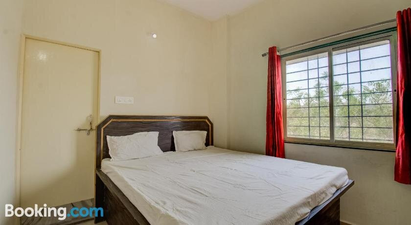 SPOT ON 78443 Hotel Bharat